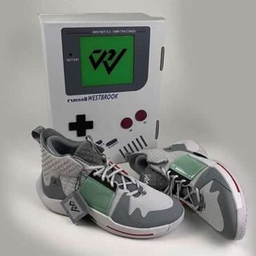 Le scarpe personalizzate a tema Game Boy della star NBA Russell Westbrook sono splendide