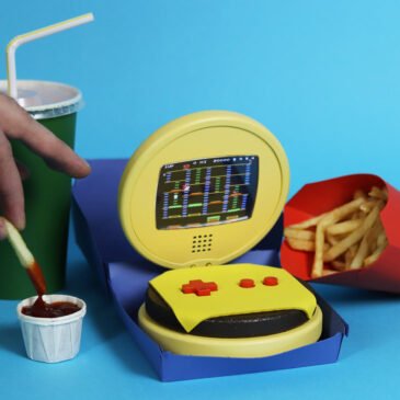 Ecco un hamburger di legno che diventa un Game Boy
