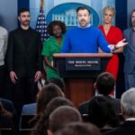 Il cast di Ted Lasso ospite alla Casa Bianca per parlare di Salute Mentale