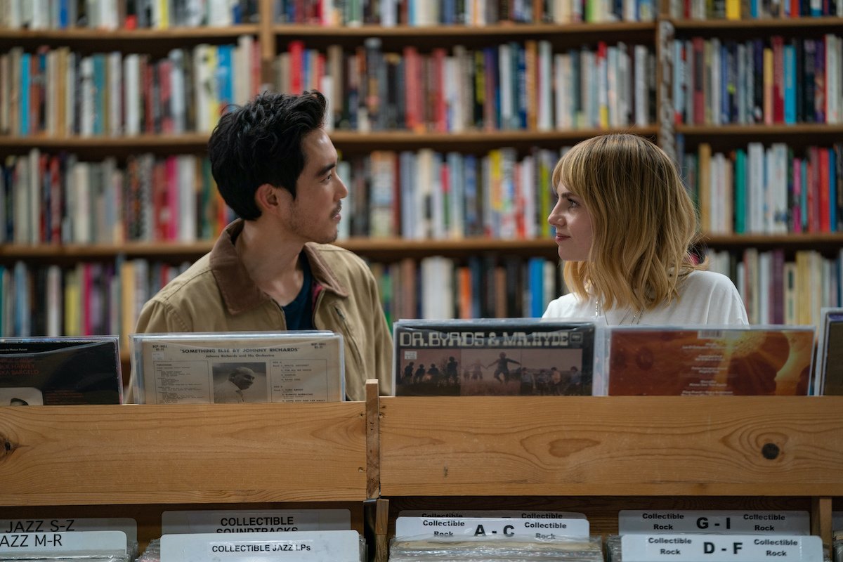 Lucy Boynton e Justin H. Min in The Greatest Hits