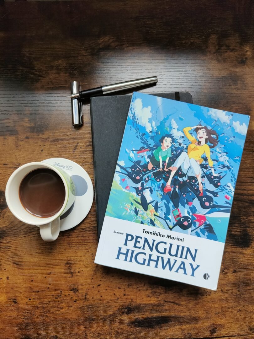 La copertina del libro Penguin Highway da cui poi fu tratto l'omonimo film d'animazione. Recensione