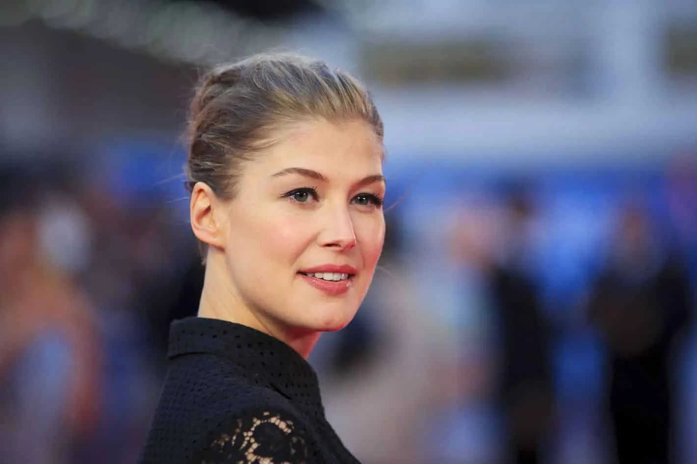 Rosamund Pike