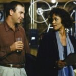 Kevin Costner ricorda Whitney Houston nel giorno del suo 70° compleanno
