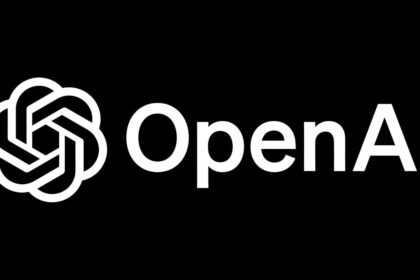 Logo di OpenAI su sfondo nero, composto da un simbolo intrecciato e testo bianco.